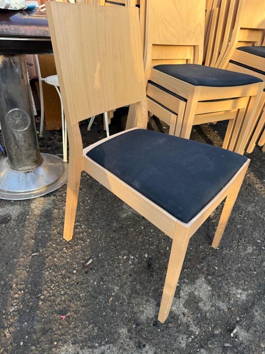 Scaune originale TON (Thonet) - lemn masiv, horeca - Stivuibile - 40