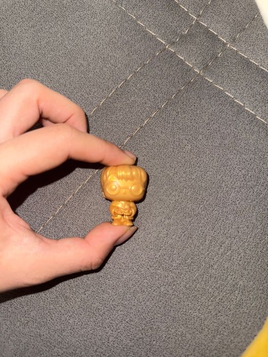 Золотой Гарри поттер из киндер