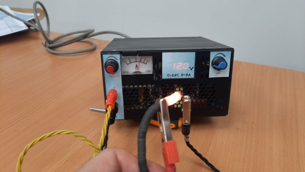 "Лабораторный блок питания" 28в 9А. "Laboratoriya ta'minot bloki".