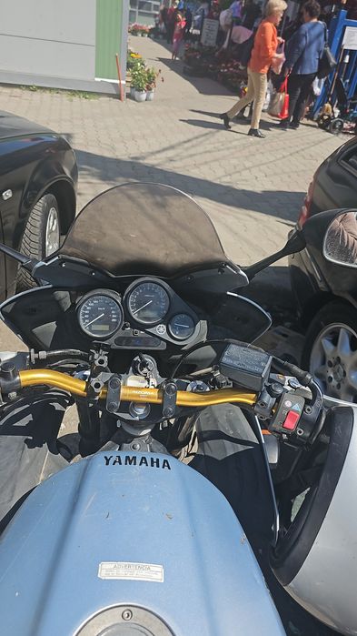 Vând Yamaha Fazer