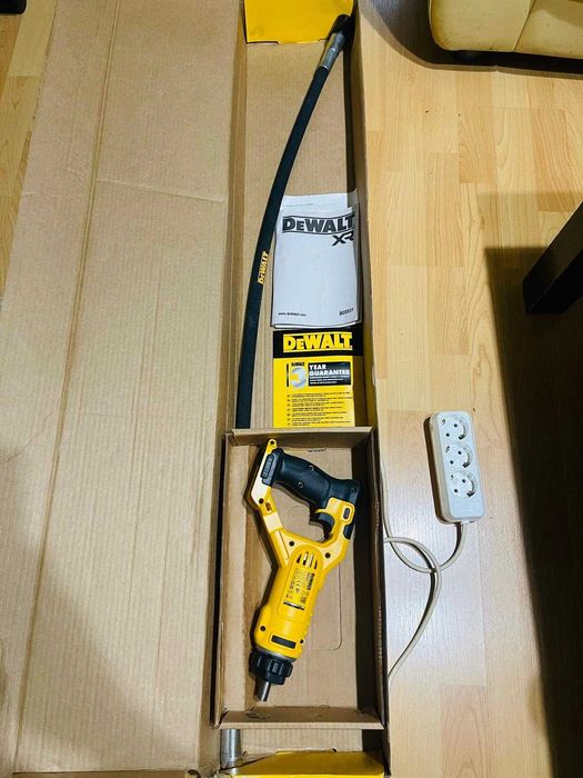 Vibrator beton Dewalt dce531 N-xj – XR 18 V fără încărcător/baterie