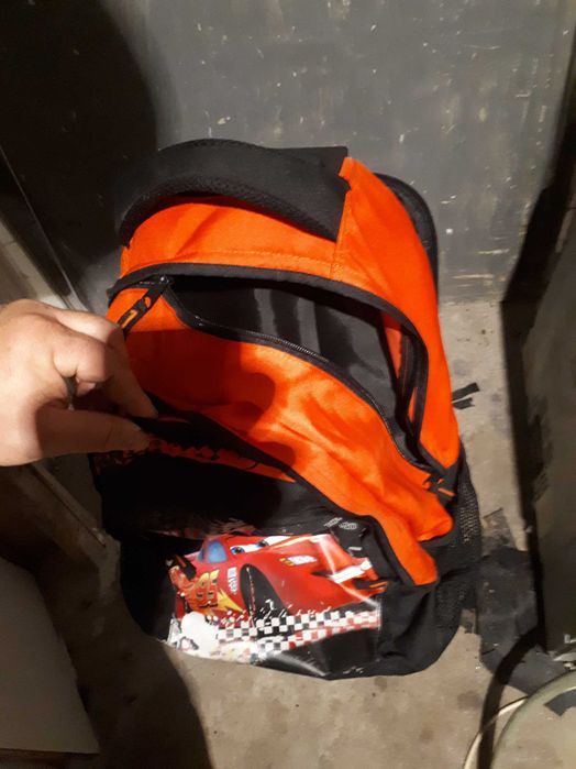 Ученическа раница, С колелца, издърпваща се скрита дръжка