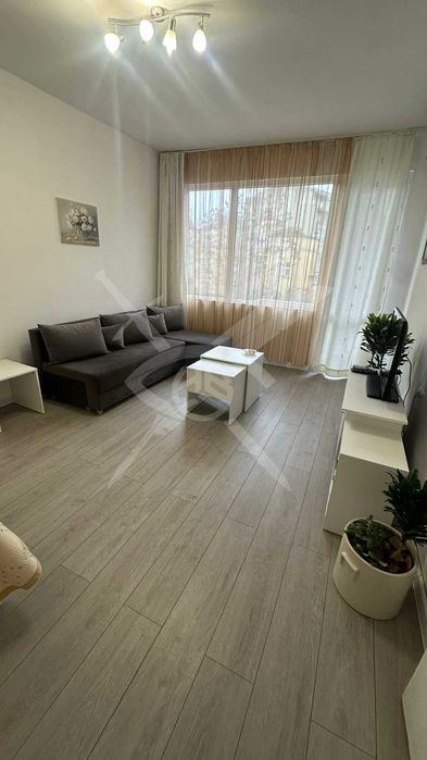 Продава се Двустаен апартамент в Варна, Център - 70 кв.м за 3558 €/кв.м - Снимка #1