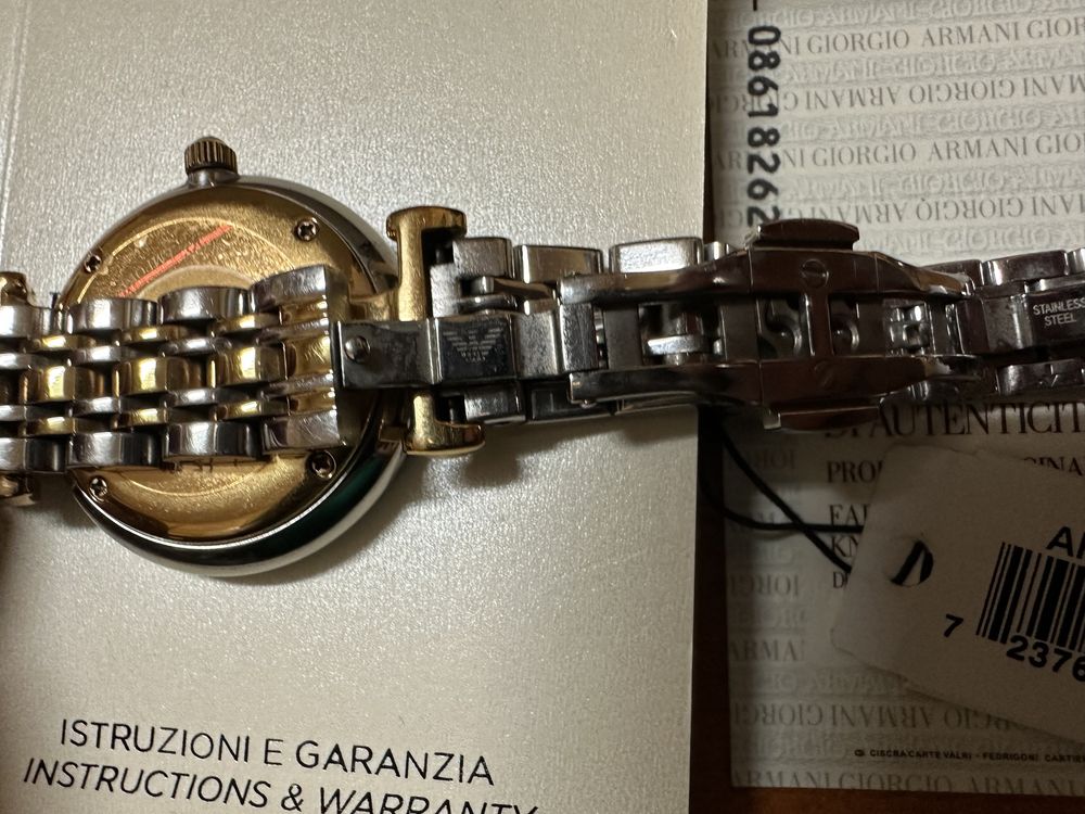 Дамски часовник Emporio Armani AR11092 и Бял дамски часовник VIP