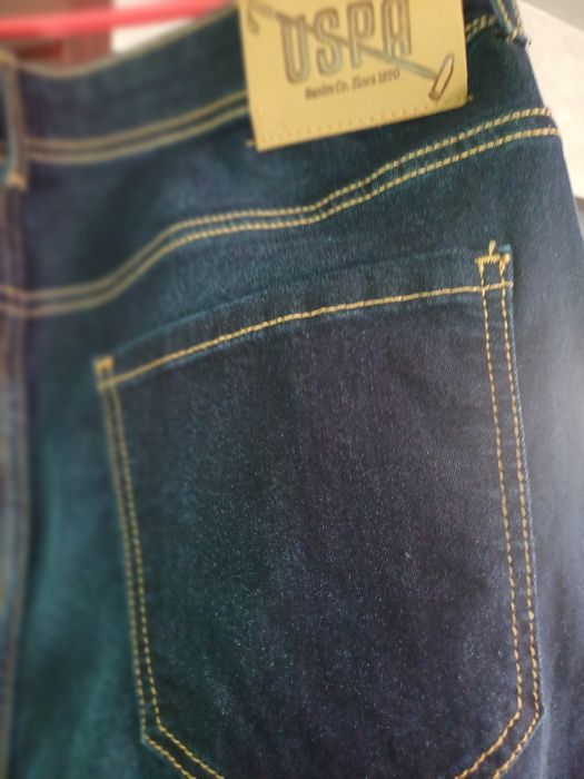 Нови спортни дънки