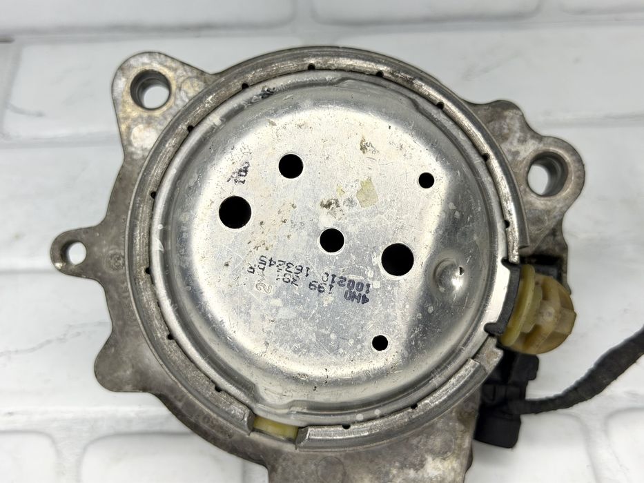 Тампон двигател AUDI A8 D4 4.2TDI 4H0199381AR