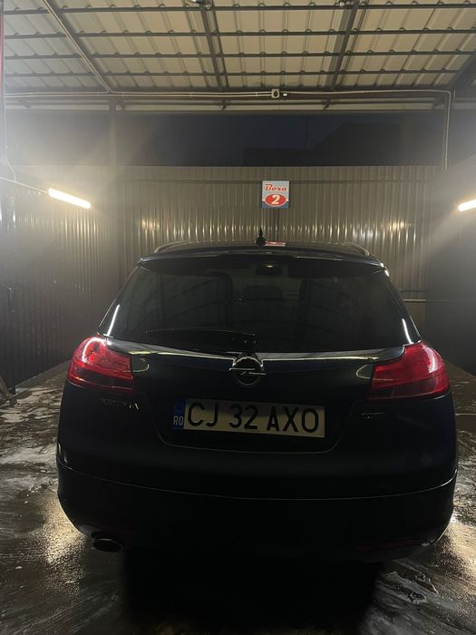 Vând Opel insigna sport touter