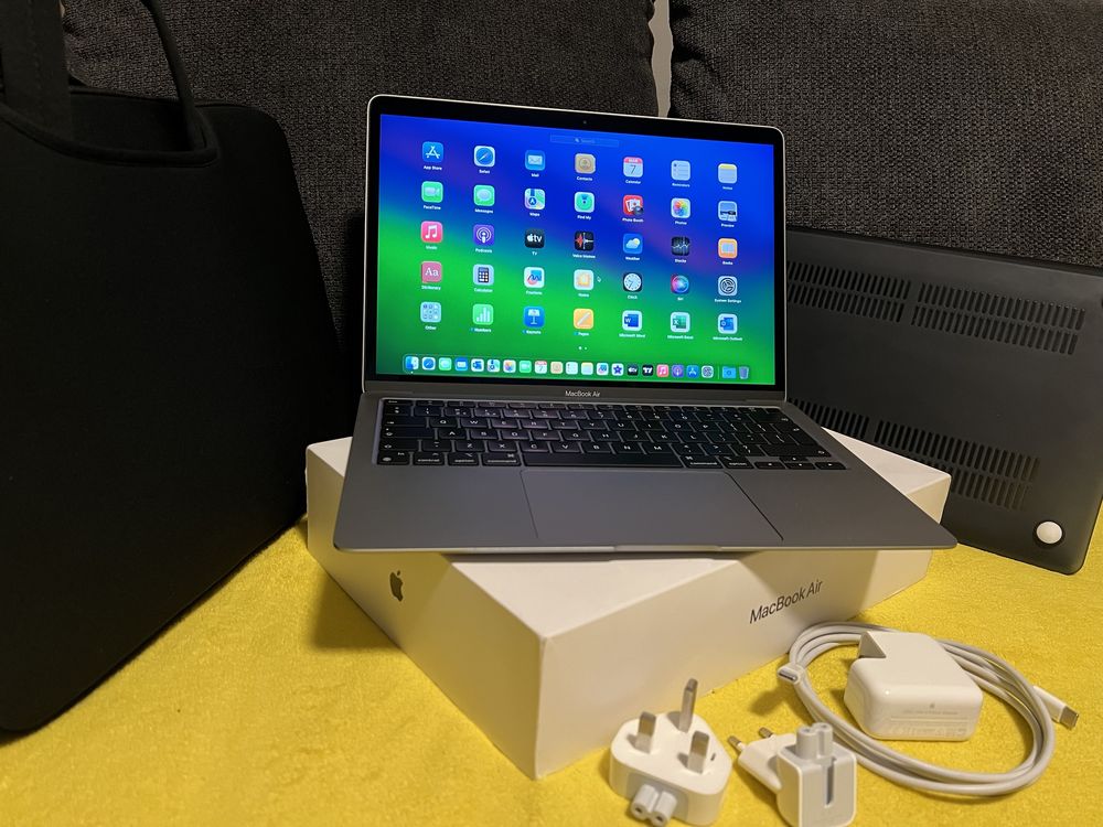 Apple Macbook Air M1 - 8gb ram - 256 gb ssd + extra