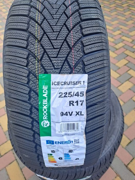 Vând cauciucuri noi 225.45.17 iarna