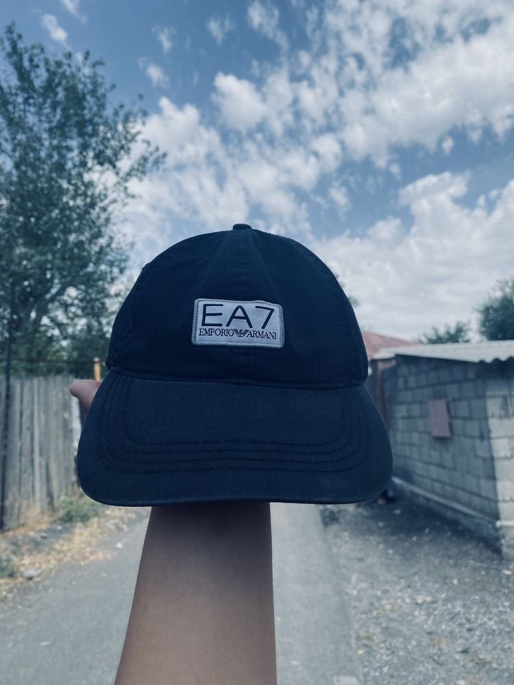 Кепка EA7 качества супер