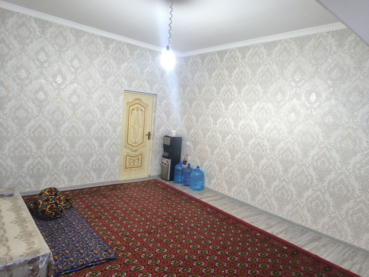 3 хонади кв соталади. OLX да номер колдиринг кунгирок киламан