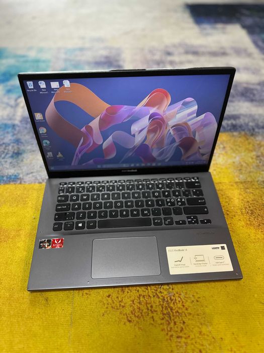 laptop Asus Vivobook 14, ryzen 3