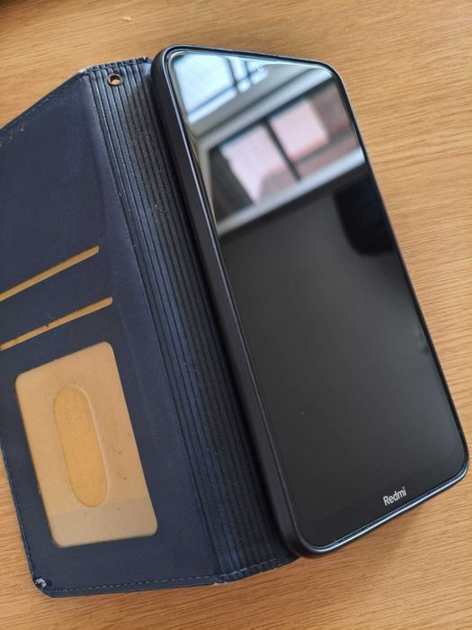 REDUCERE - Telefon Xiaomi Redmi 8A + Husa + Folie sticla