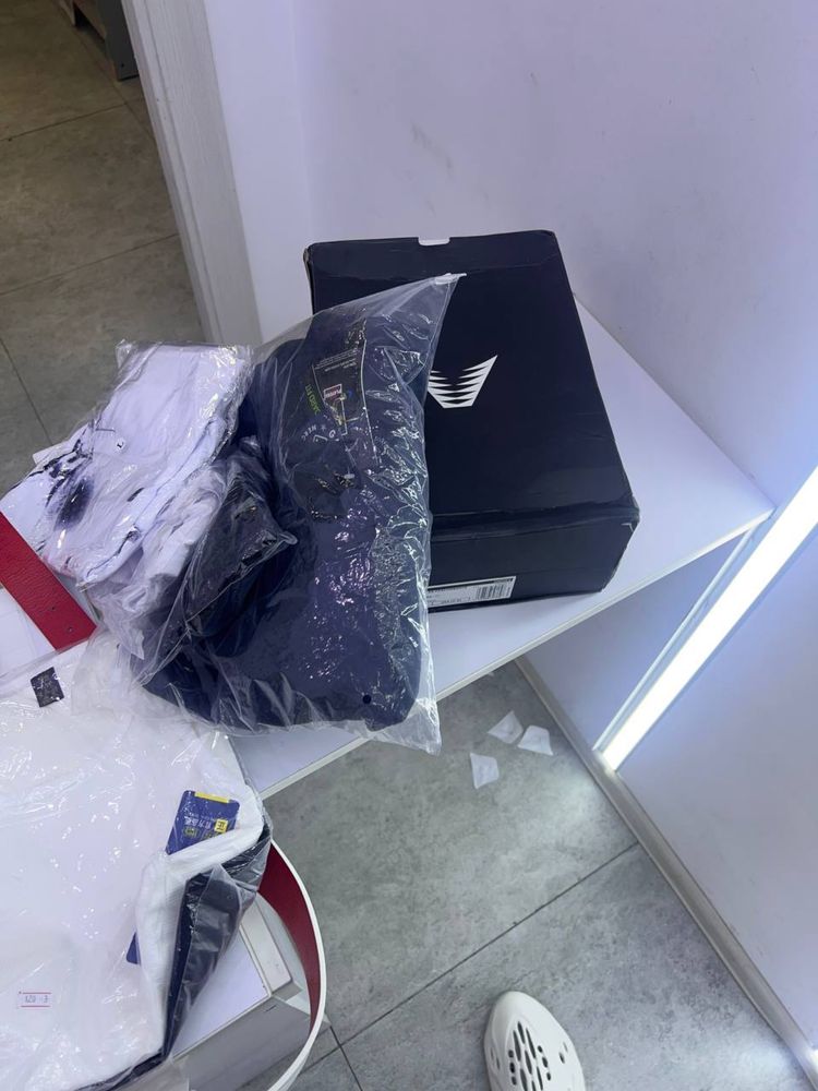Баскетбольные кроссовки Adidas AE1