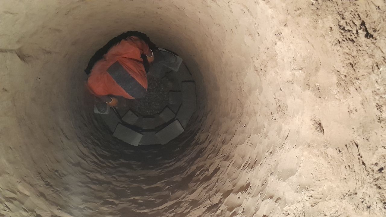 Urachi oʻrachi kalodis kanalizatsiya yama tiransha Santexnika