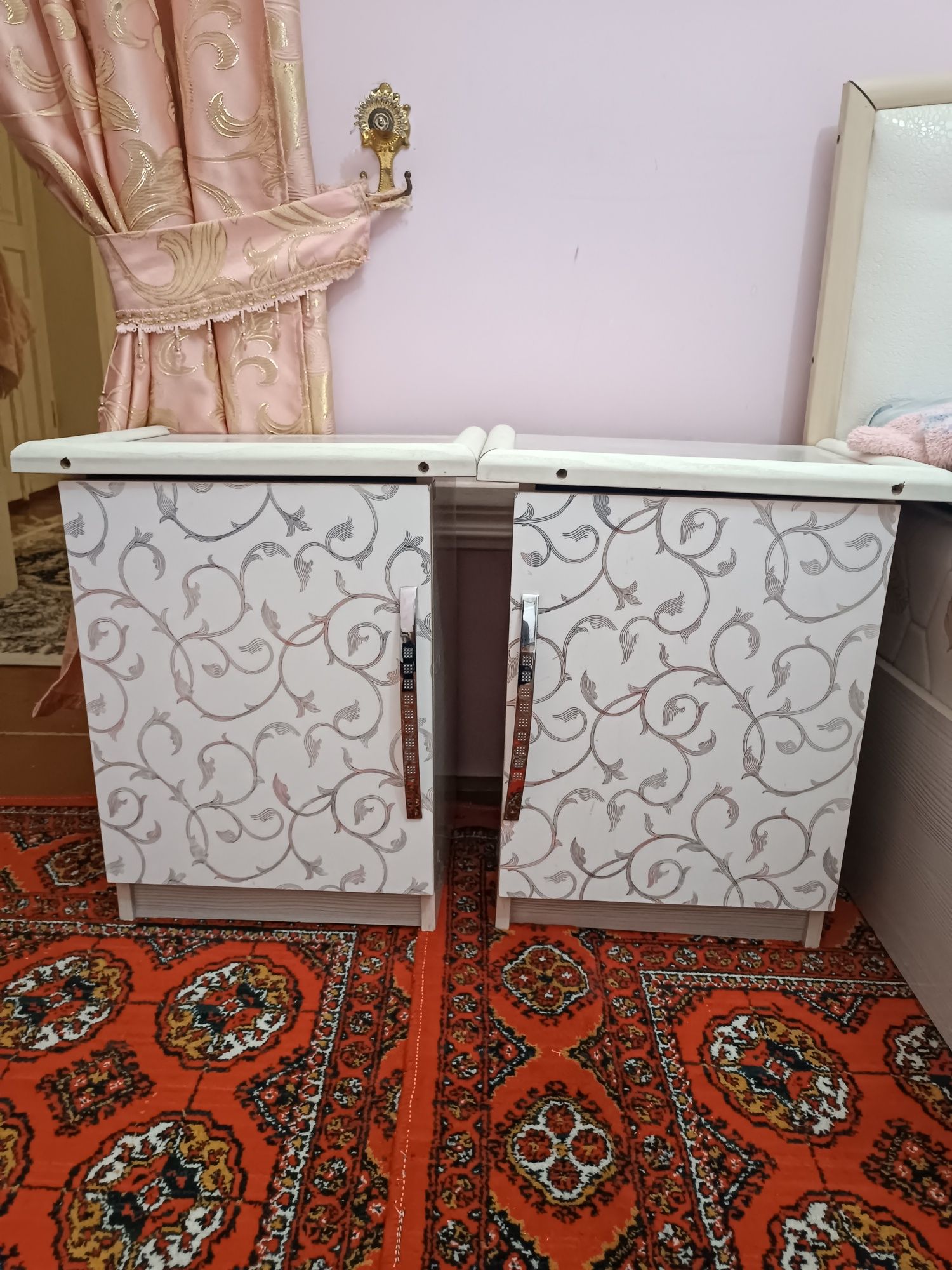 Shkaf, Tryumo, xolati juda ajoyib narxini kelishamiz