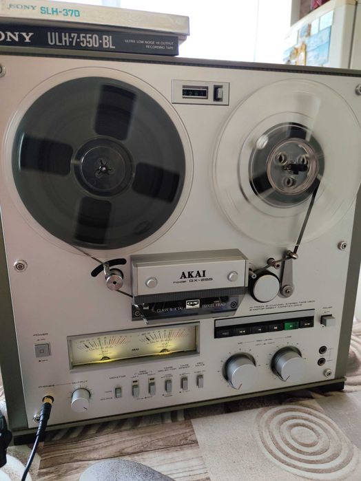 Катушечный магнитофон Akai GX-255