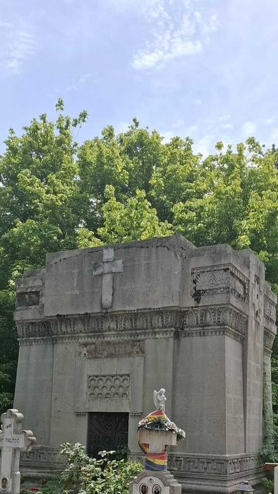 Vind loc de veci Bucuresti,Colentina, Reinvierea, cavou 2 locuri,liber