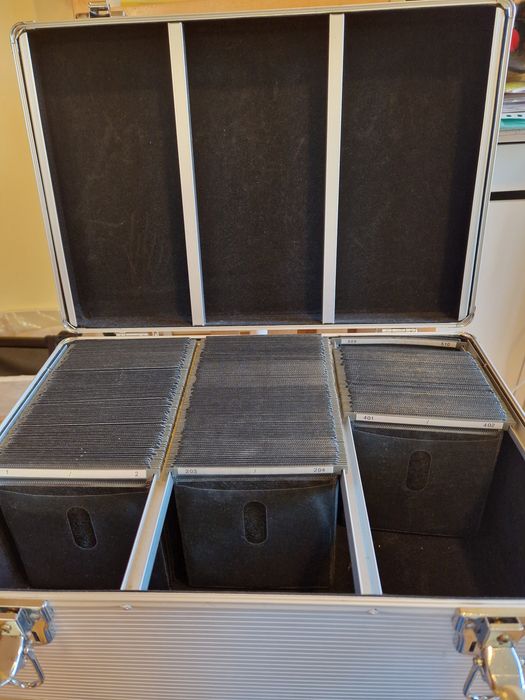 Куфар, с място за 510 диска