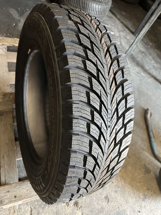 1 anvelopa m+s noua 195/70/15C Nokian!