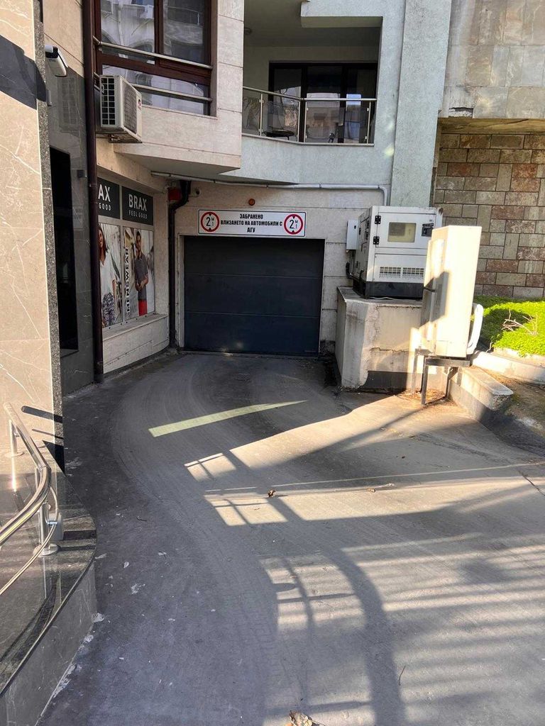 Дава се под наем Гараж / Паркомясто в Варна, Окръжна болница - 15 кв.м за 102 € - Снимка #3