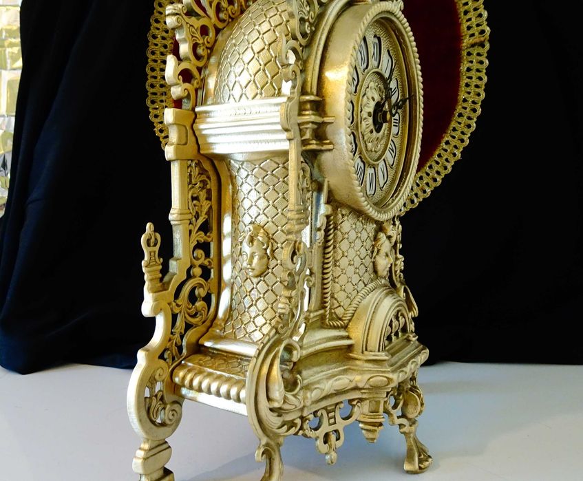 Бронзов каминен часовник 2.7 кг.,ангели,барок.
