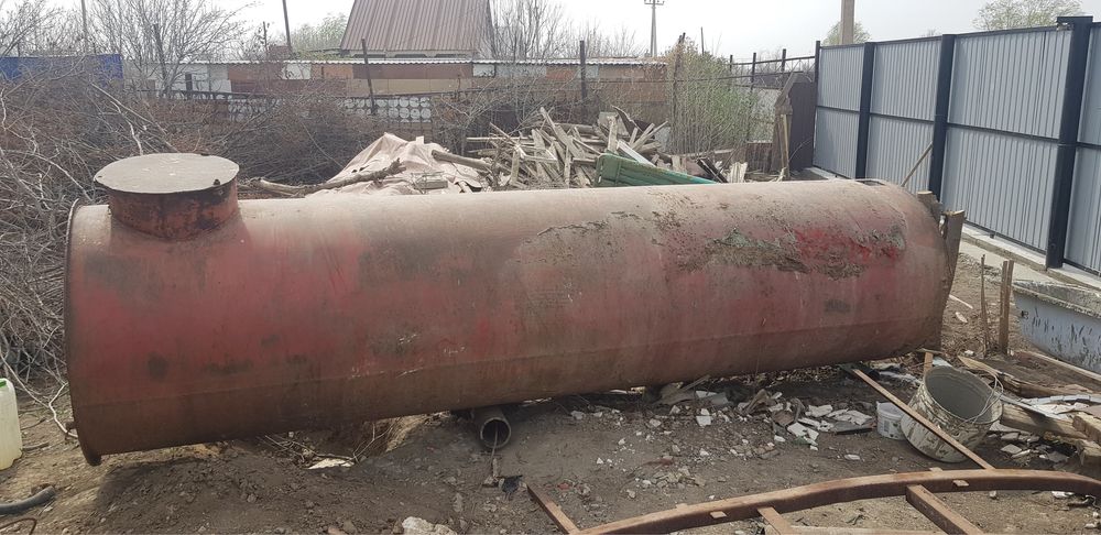 Продам емкость 5 кубов местонахождения Алмалы, самовызов