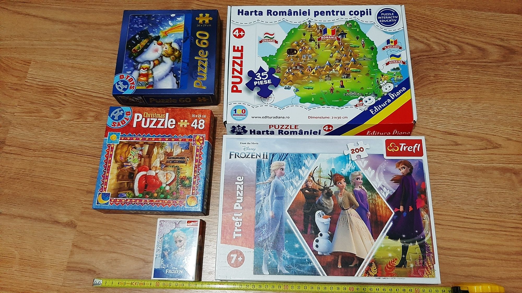 Puzzle, Puzzle-uri pazel ,Frozen  moș craciun romania