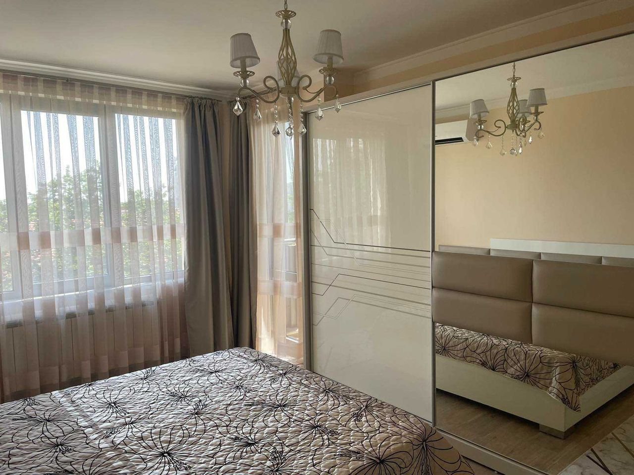 Дава се под наем Двустаен апартамент в Пловдив, Център - 70 кв.м за 550 € - Снимка #5