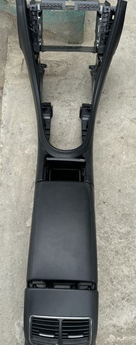 Черен кожен подлакътник преден и заден за Mercedes CLS W219