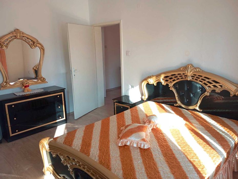 Продава се Двустаен апартамент в София, Център - 72 кв.м за 5000 €/кв.м - Снимка #2