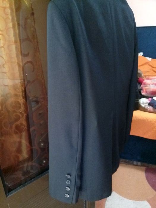 Costum bărbați noi nepurtate 2buc.