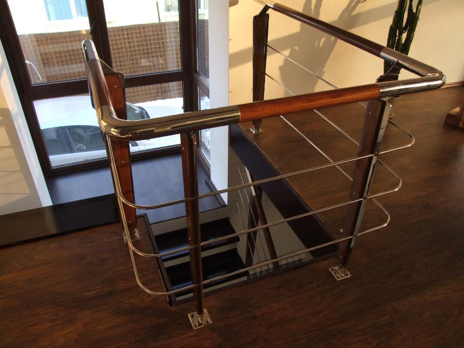 Confectii INOX: balustrade*tubulaturi*rafturi*hote*mese*design ambient
