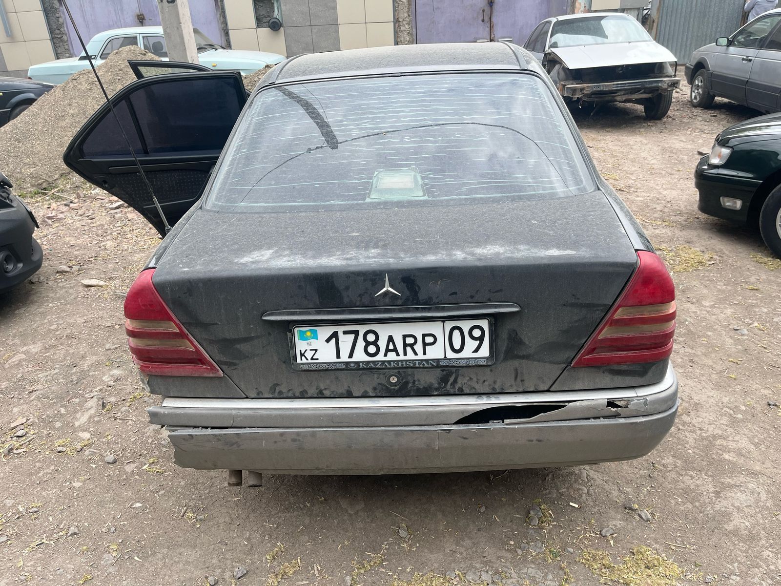 По запчастям продаётся МЕРСЕДЕС С180 W202