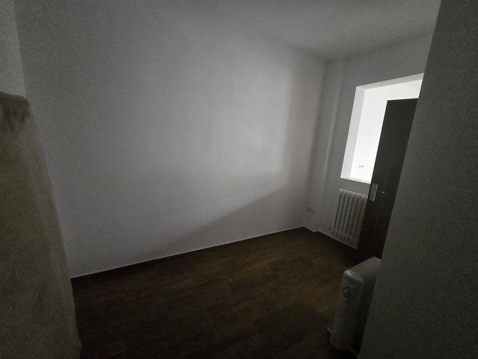 Vand Spatiu Comercial