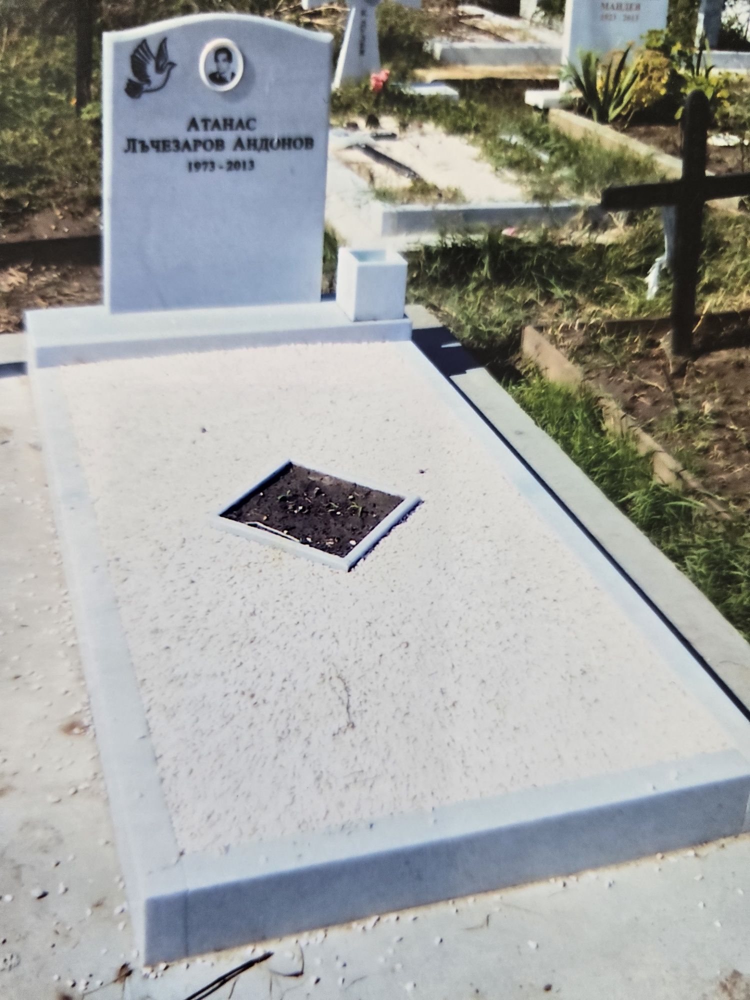 Паметници на евтини цени.