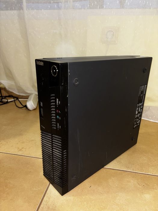 Lenovo m72e desktop computer