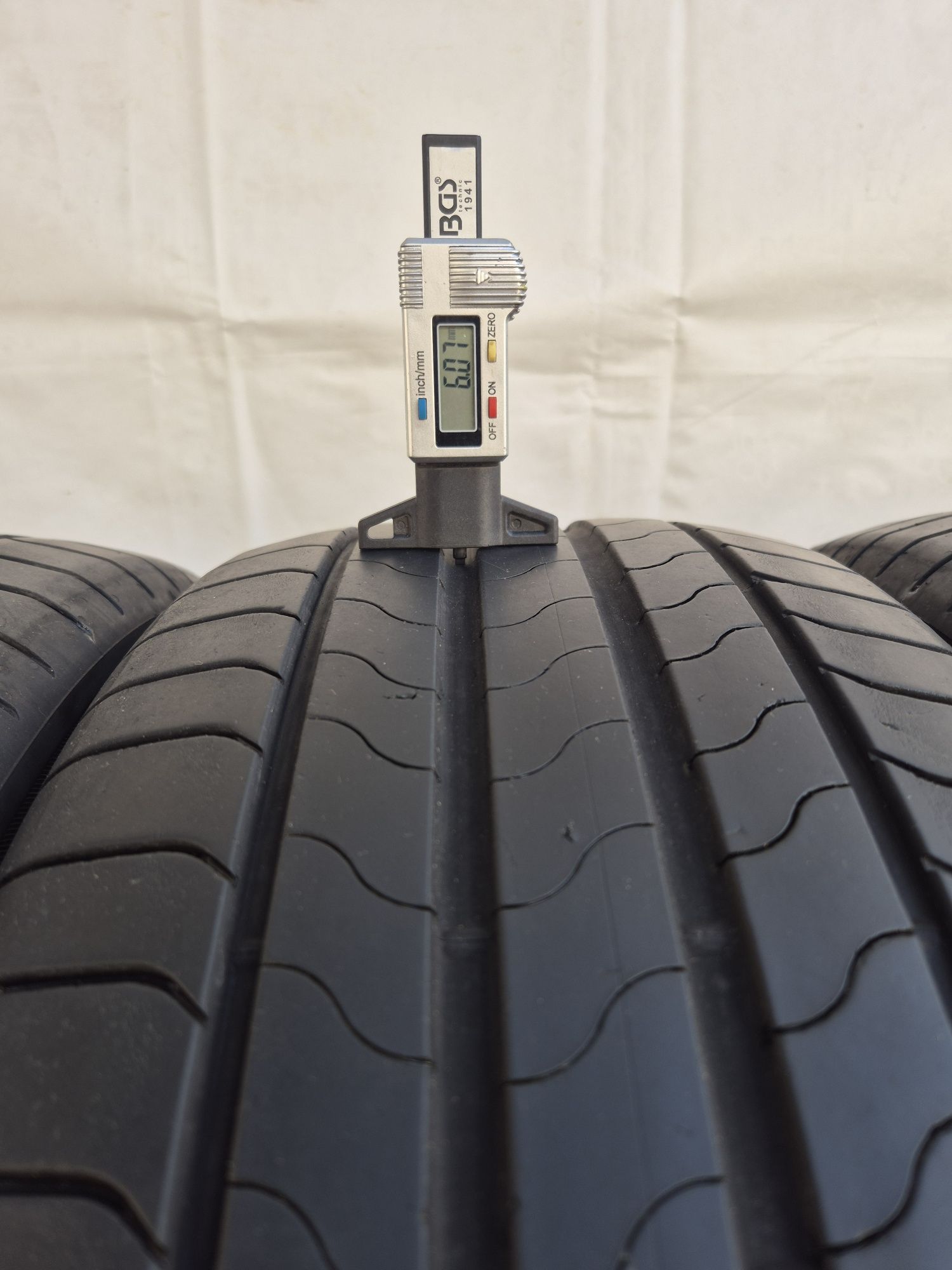 4бр 225 55 18 Bridgestone Летни 23г