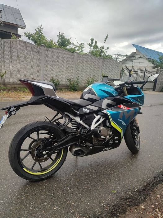 Schimb cu dubă Cf moto 300sr ABS 2022. A2 vând sau schimb+ diferența