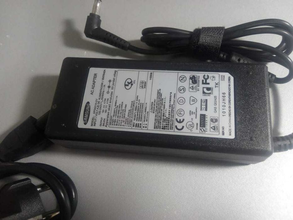 на Samsung зарядное устройство