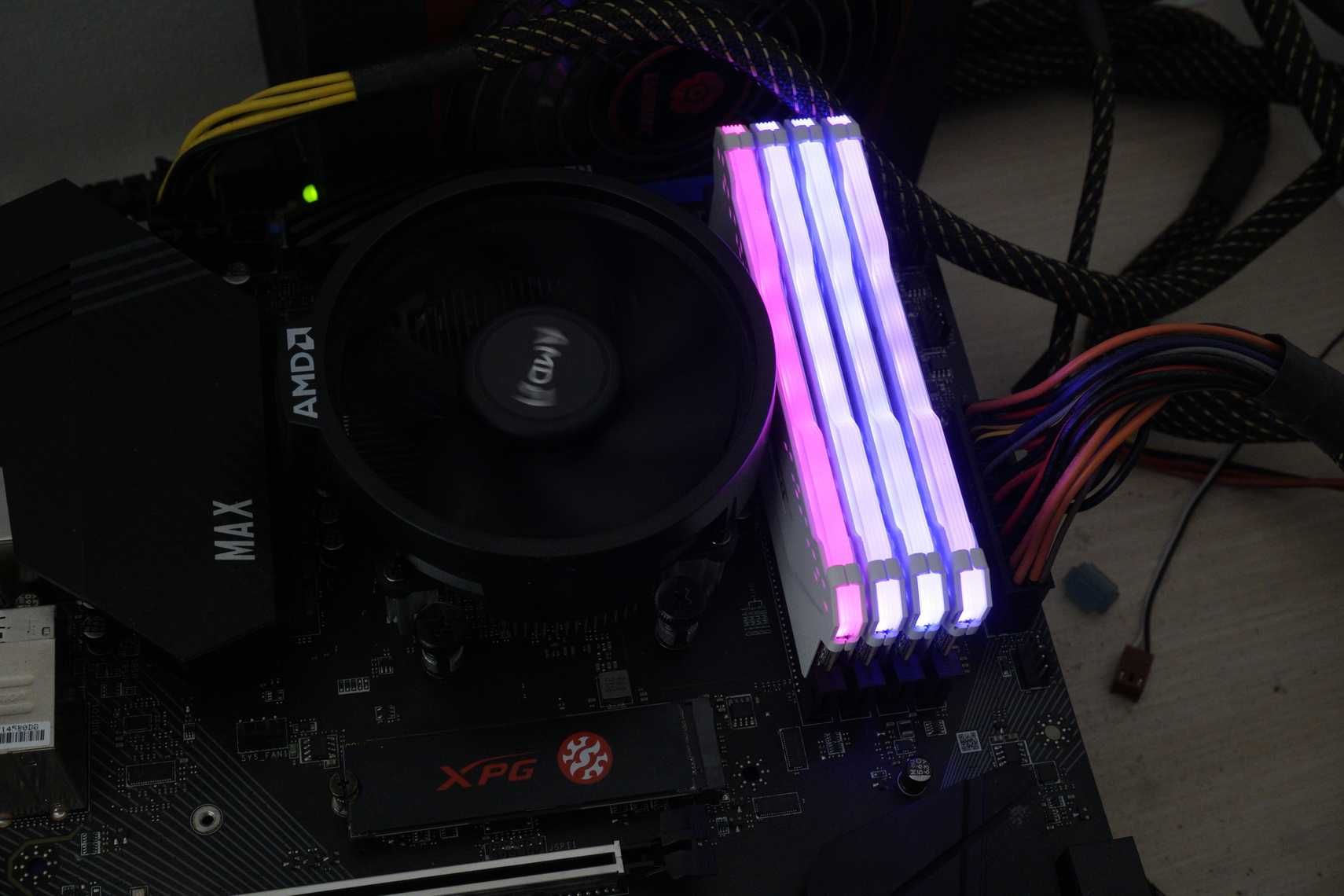 32GB(4x8) Corsair VENGEANCE RGB PRO (WHITE) DDR4 3600 cl18