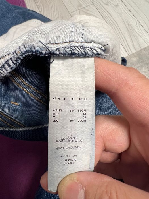 Blugi, talie 34inch 86cm, lungime picior 30 inch 76cm, măsura euro 44