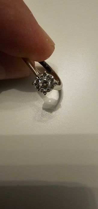 Годежен пръстен - бяло злато с диаманти