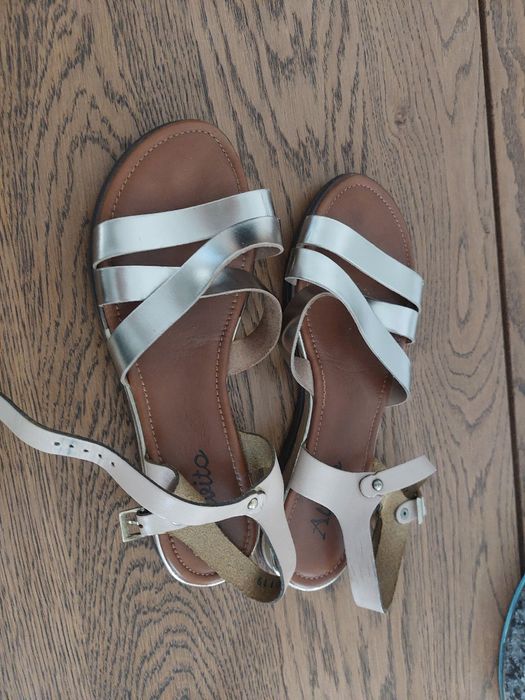 Сандали Xti  и златисти сандали