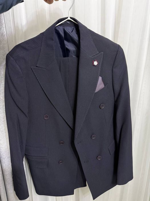 Продам костьюм новый