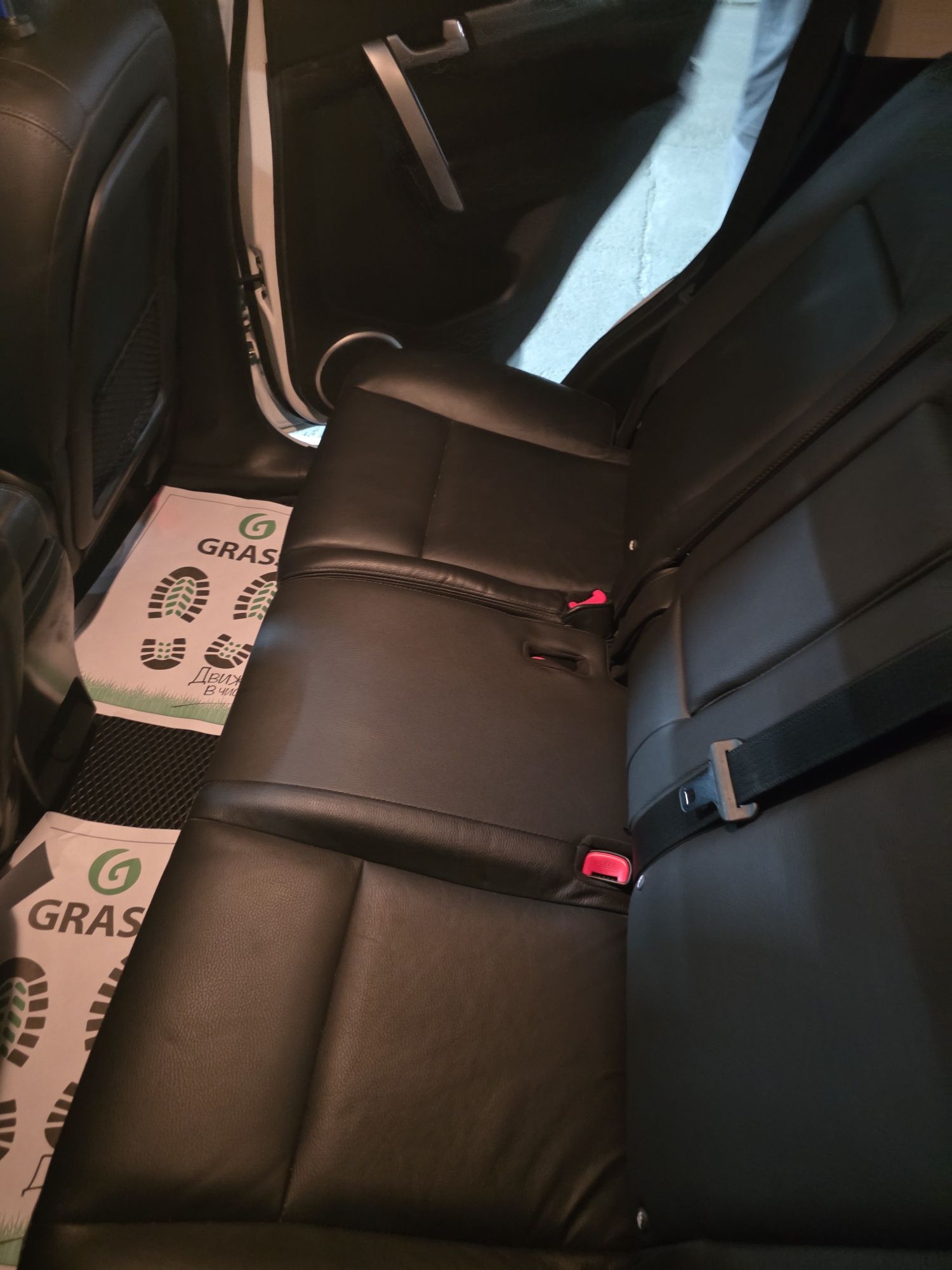 Avtomobil Captiva 4