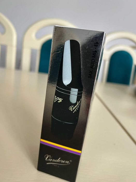 Vand Vandoren V5 A27 – Muștiuc Profesional pentru Saxofon Alto