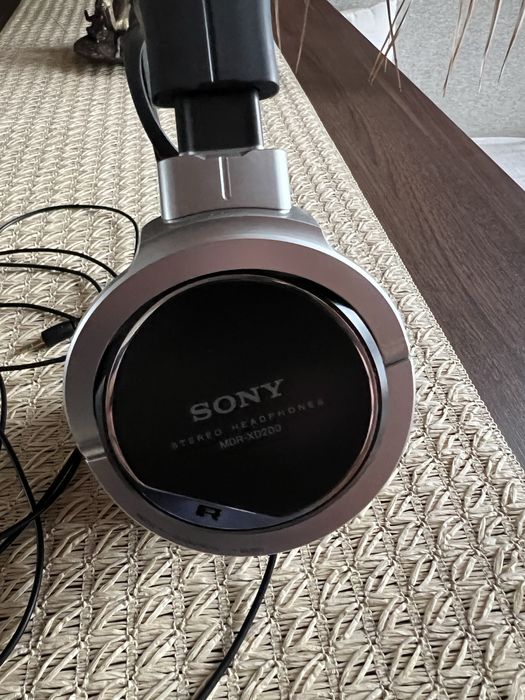 Слушалки Sony жични