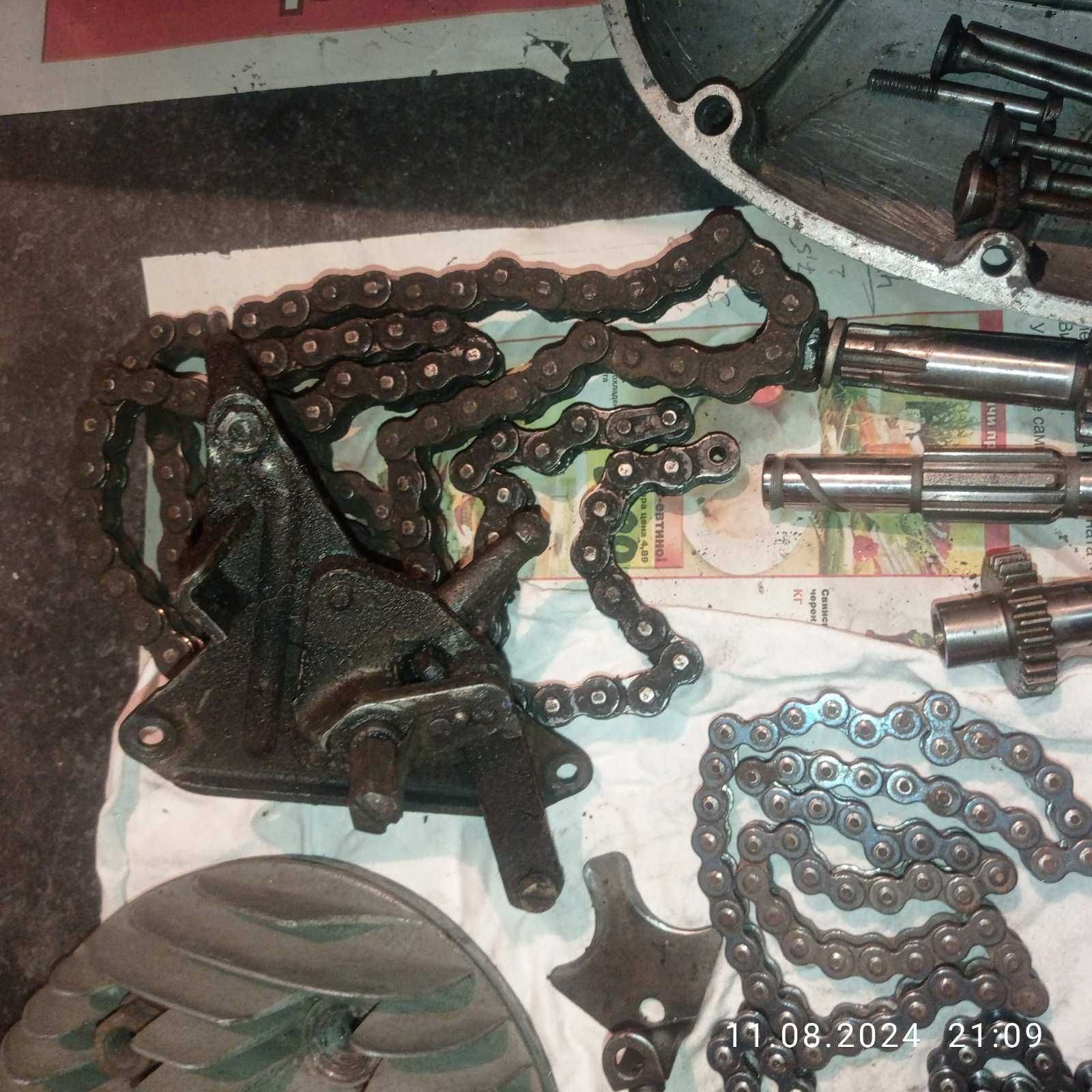 Продавам части за мотоциклет ЯВА 175 и 250 кубика. модел 57г.