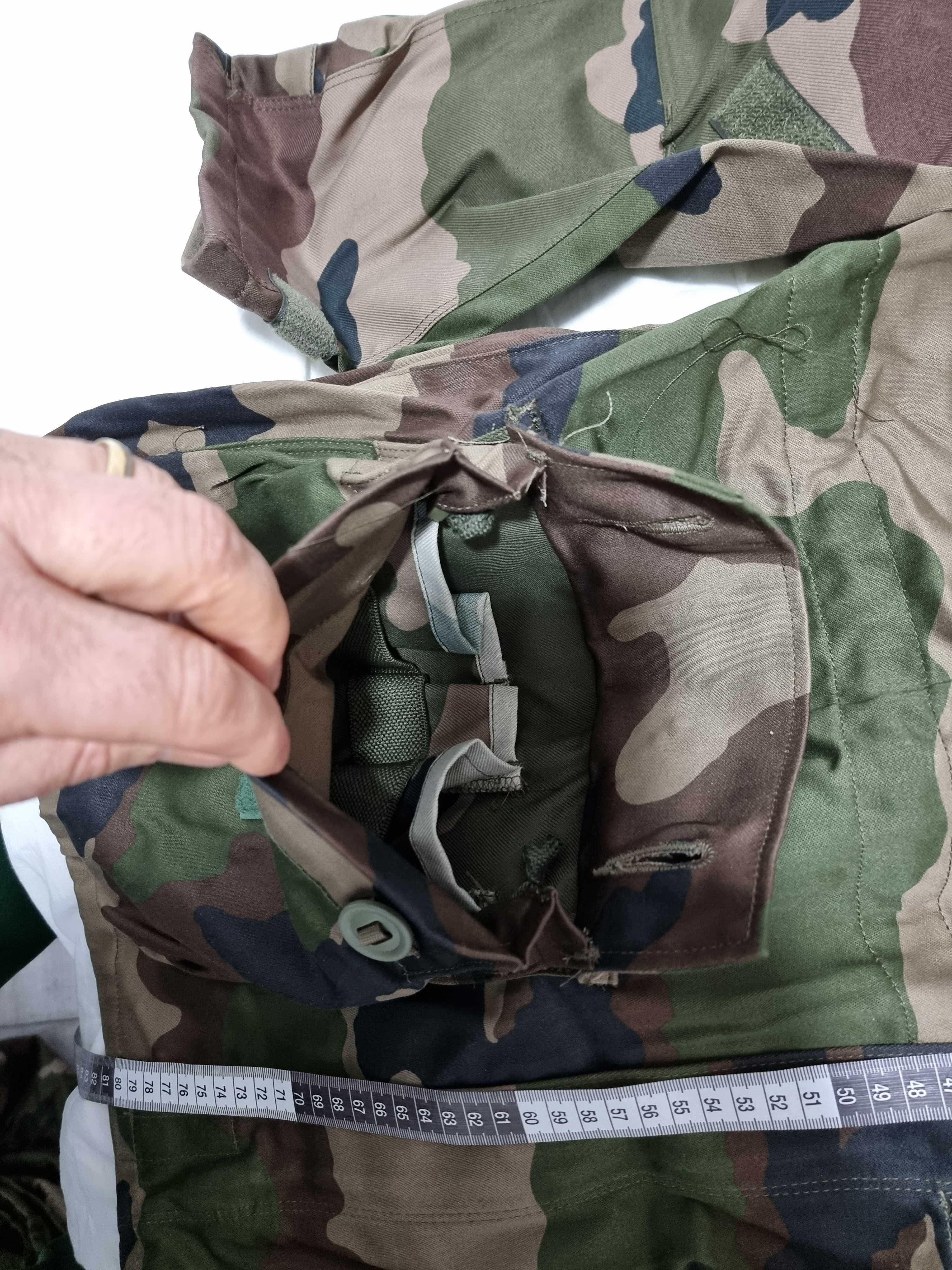 Tinuta militare  noi din legiunea straina veston si pantaloni .